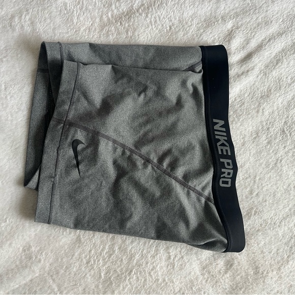 GREY NIKE PRO - Picture 2 of 3